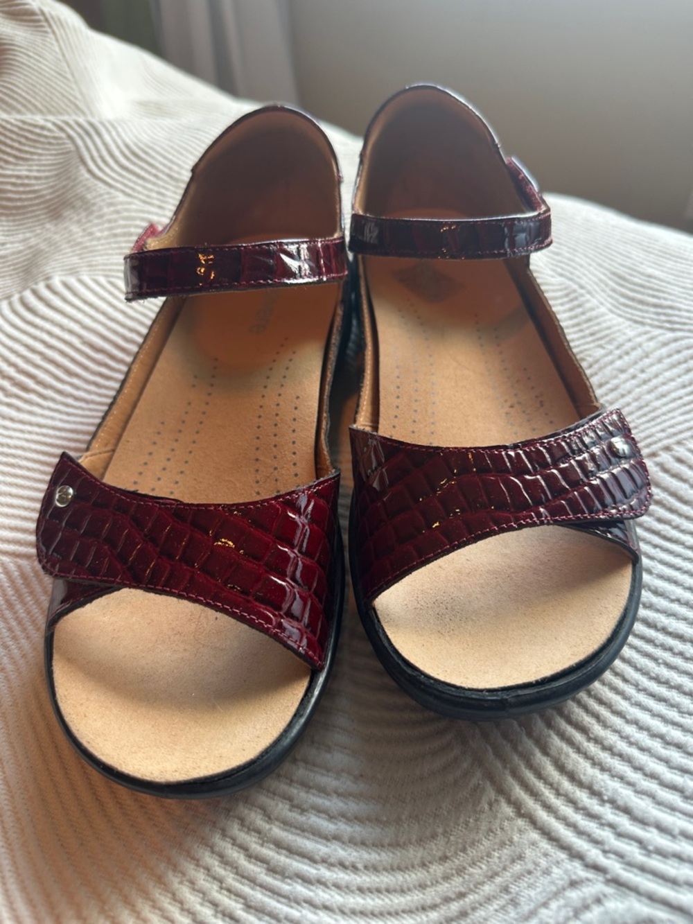 Revere Burgundy Croc-Texture Patent Mary Jane Sandals slip ons. Super comfy!